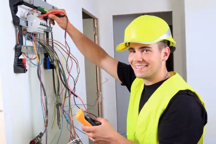 elektricien Holwierde